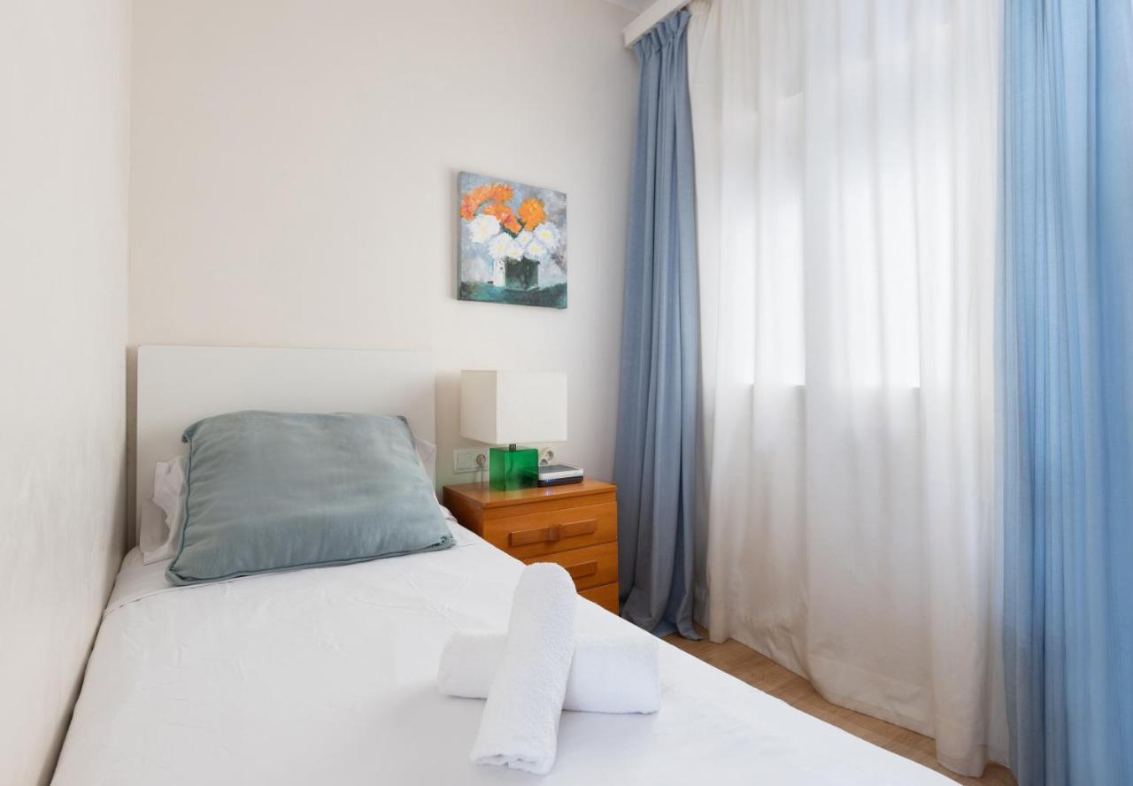Lodging Apartments Guell Gaudi Barcelona Exterior photo